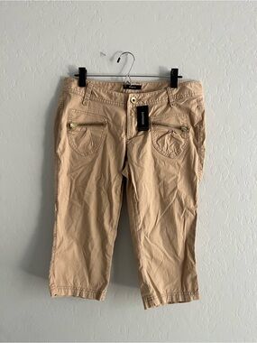 BNWT Express Khaki Capri Pants with Zip Pockets Size
